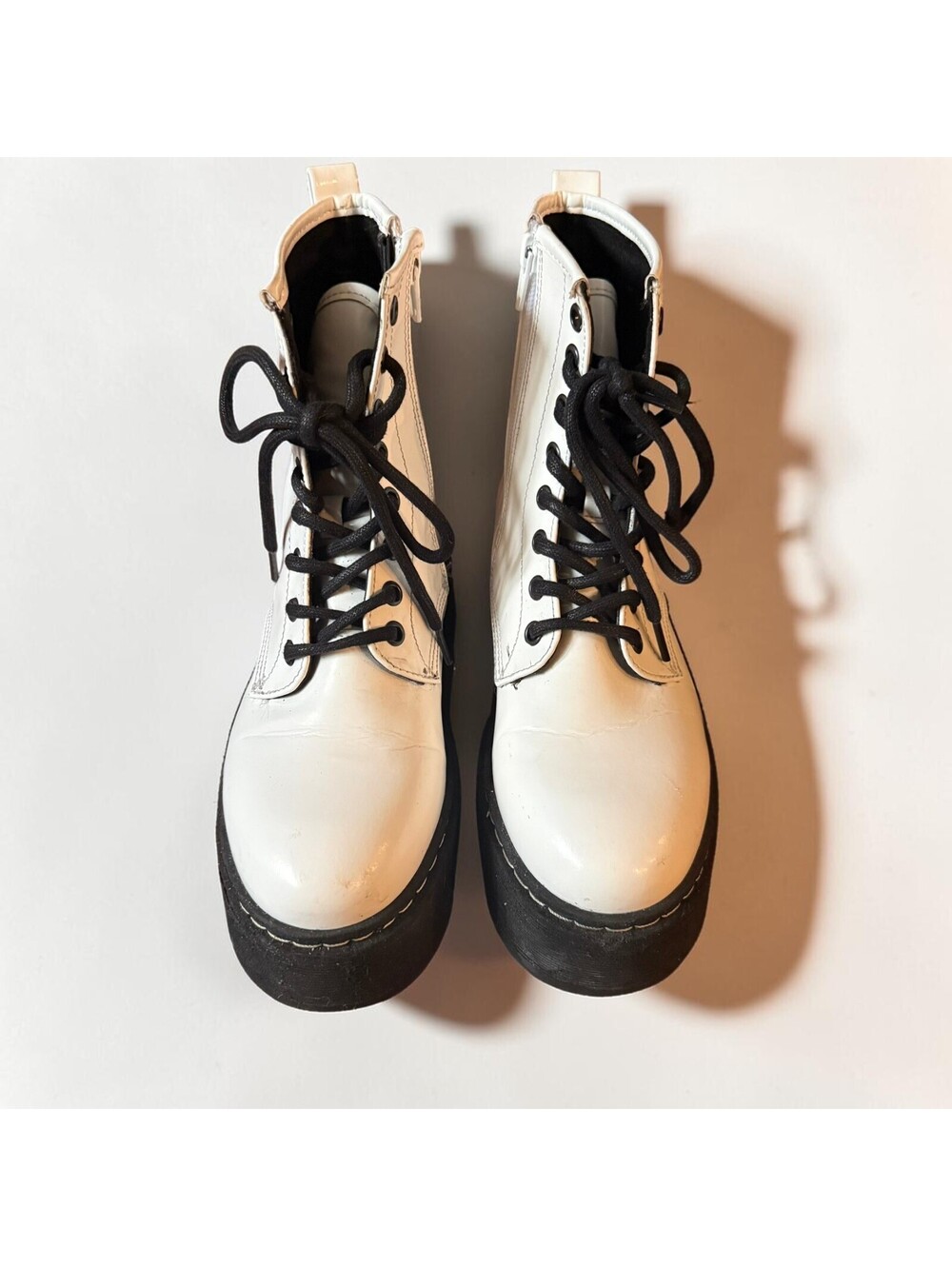 Steve Madden Women’s White Platform Combat Boots Black Lace Side Zip Size 7